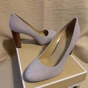 Michael Kors Pearl Gray Heels Classic Pumps
